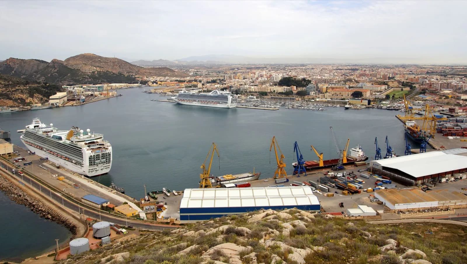 El Puerto de Cartagena registra un tráfico total de 24,36 millones de toneladas hasta agosto, con un descenso del 3,19%