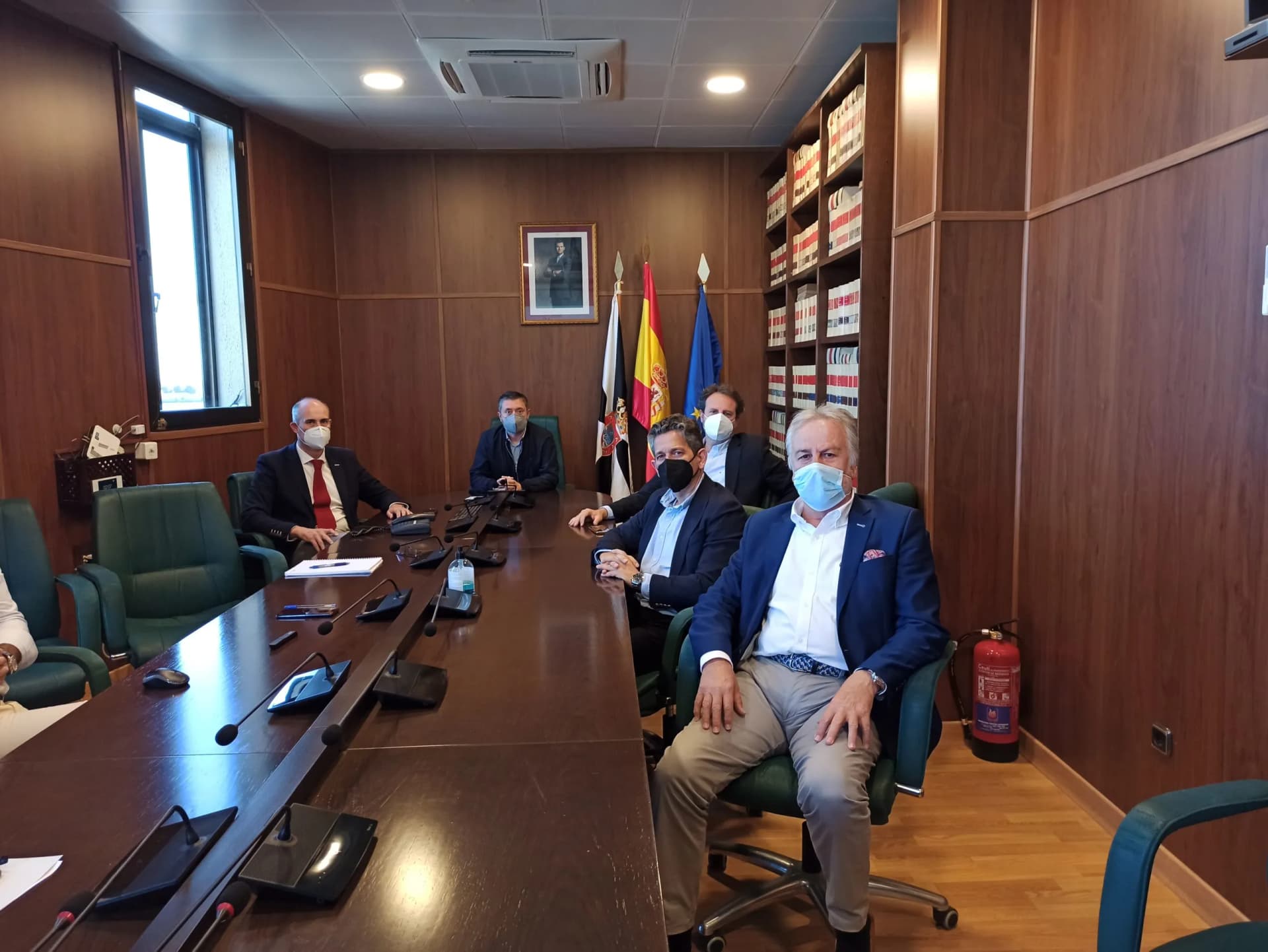 Responsables del Puerto de Ceuta y las navieras analizan la dificil situación en la ruta del Estrecho