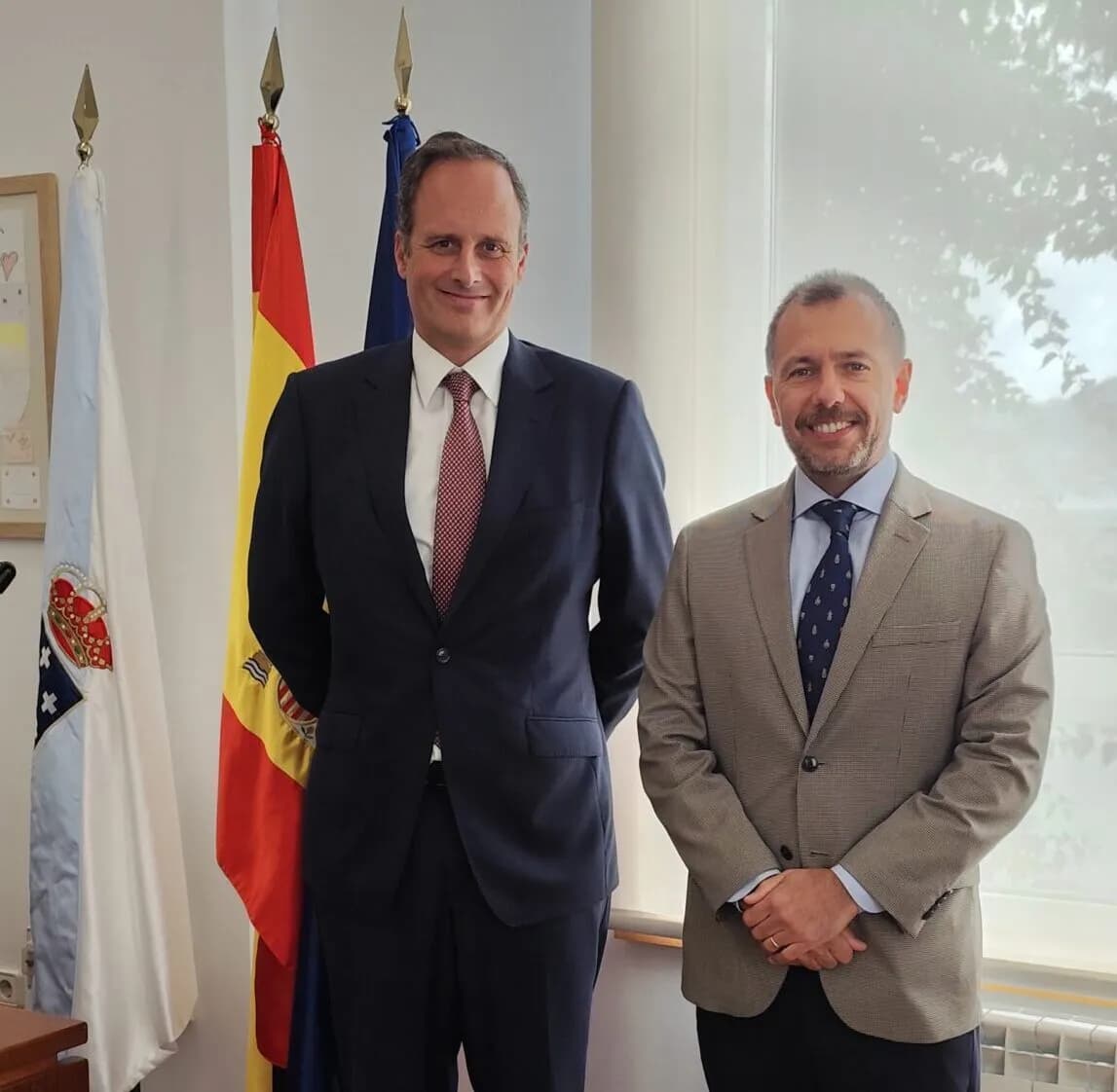 Encuentro entre el presidente de la Autoridad Portuaria de Vigo y el Cónsul General del Uruguay en Galicia