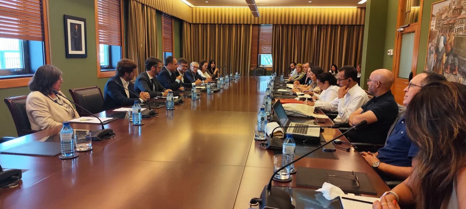 El Puerto de Vigo recibe la visita de una delegación marroquí para fomentar la colaboración en Economía Azul