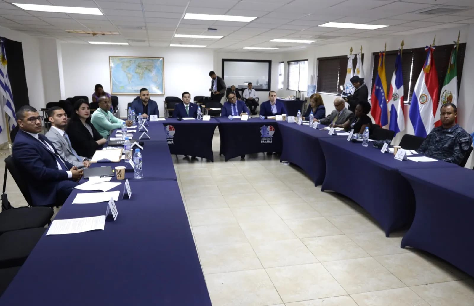 Panamá refuerza la protección de cetáceos con un taller interinstitucional