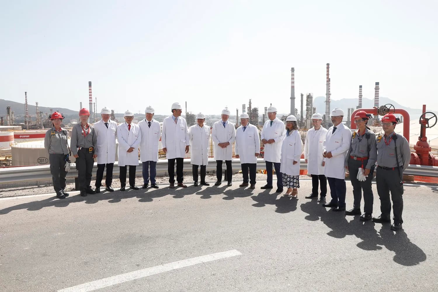El ministro de Industria conoce los avances de Cepsa en el Valle Andaluz del Hidrógeno Verde