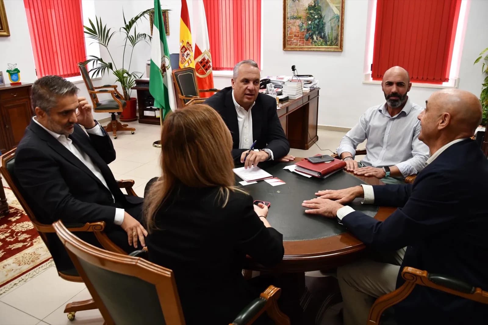 Primer contacto entre el director de Cepsa en San Roque y el alcalde de la ciudad