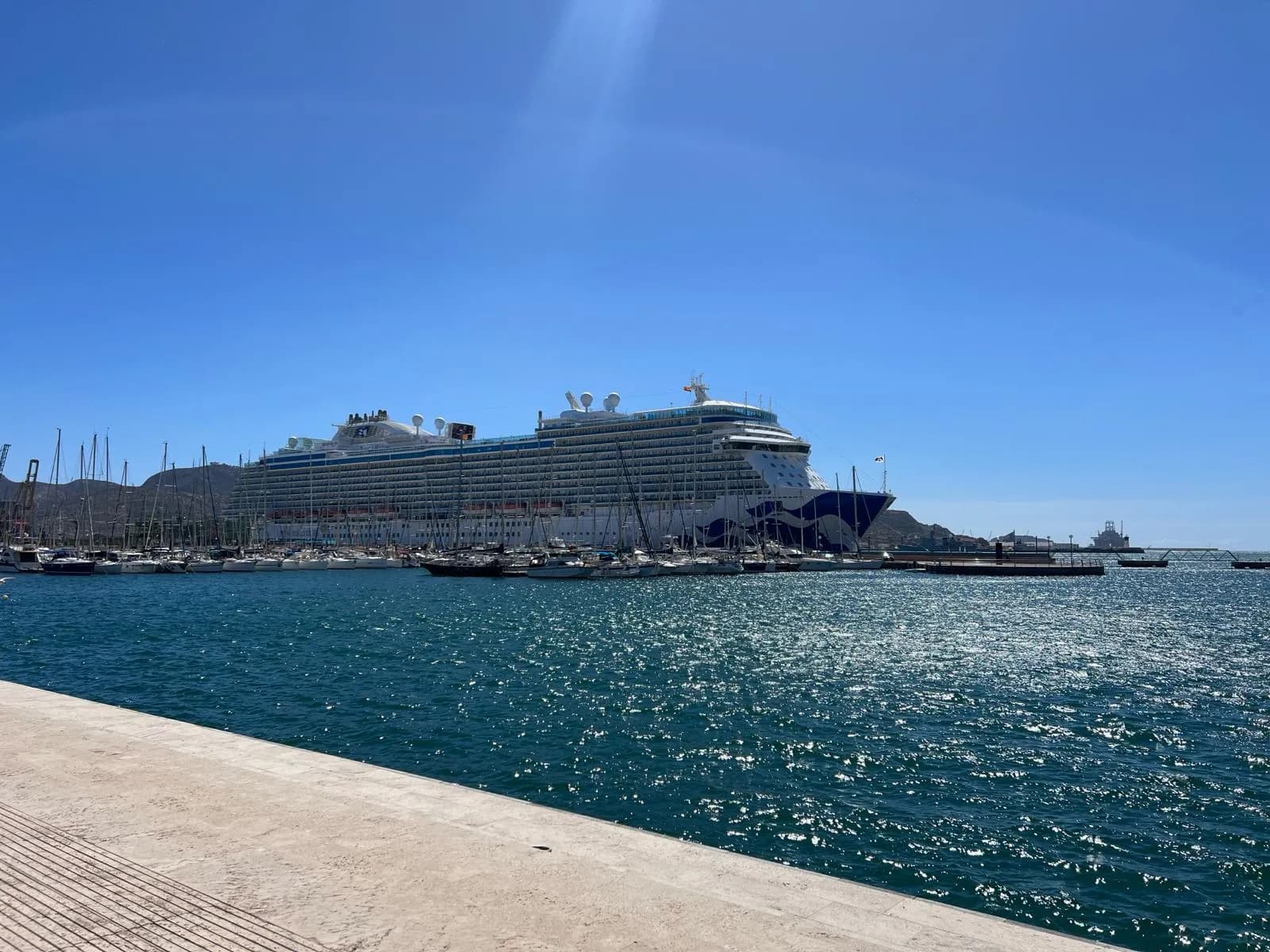 Notable crecimiento del Puerto de Cartagena en el sector de cruceros de lujo y superlujo