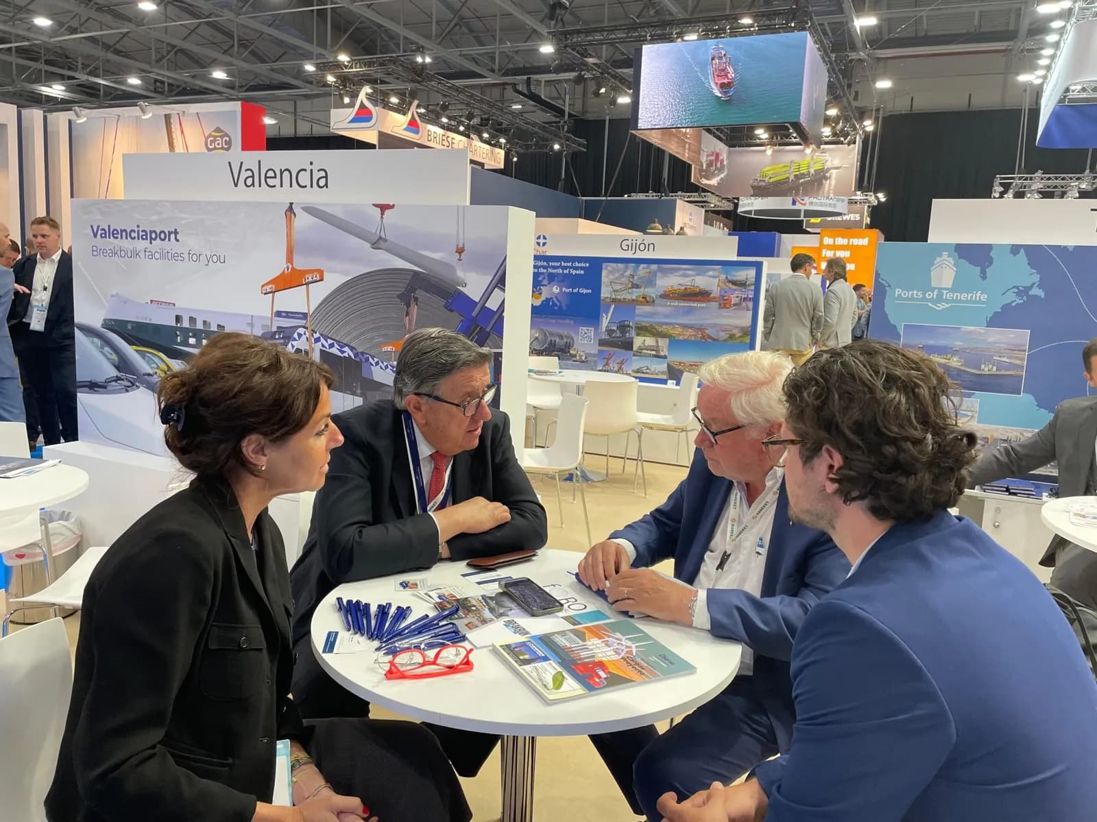 Valenciaport muestra su capacidad en la Feria Breakbulk