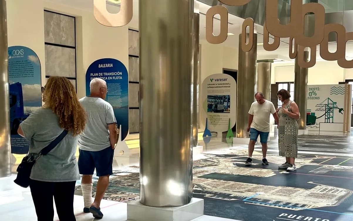 La exposición ‘Destino 0% Emisiones’ atrae a más de 1.500 visitantes al edificio del reloj de Valencia