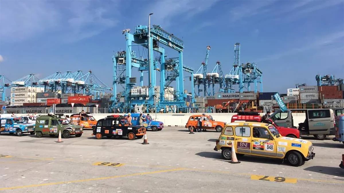 El rally 4L Trophy vuelve a cruzar el Estrecho de Gibraltar a través del puerto de Algeciras