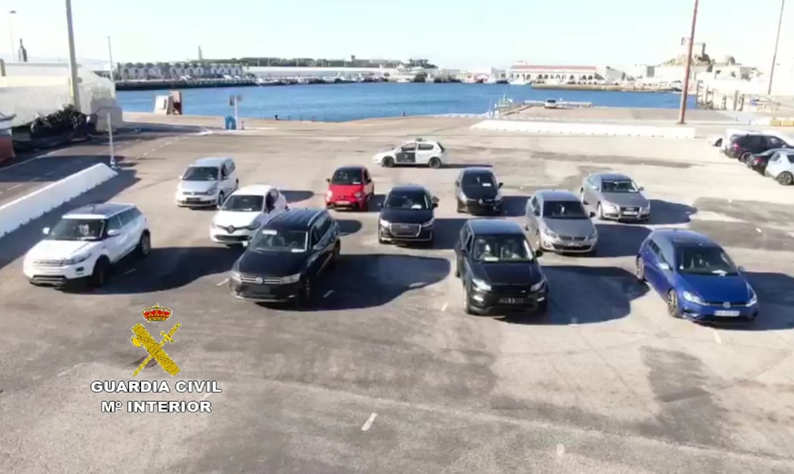 La Guardia Civil detiene a 21 personas por delitos de receptación en el puerto de Tarifa