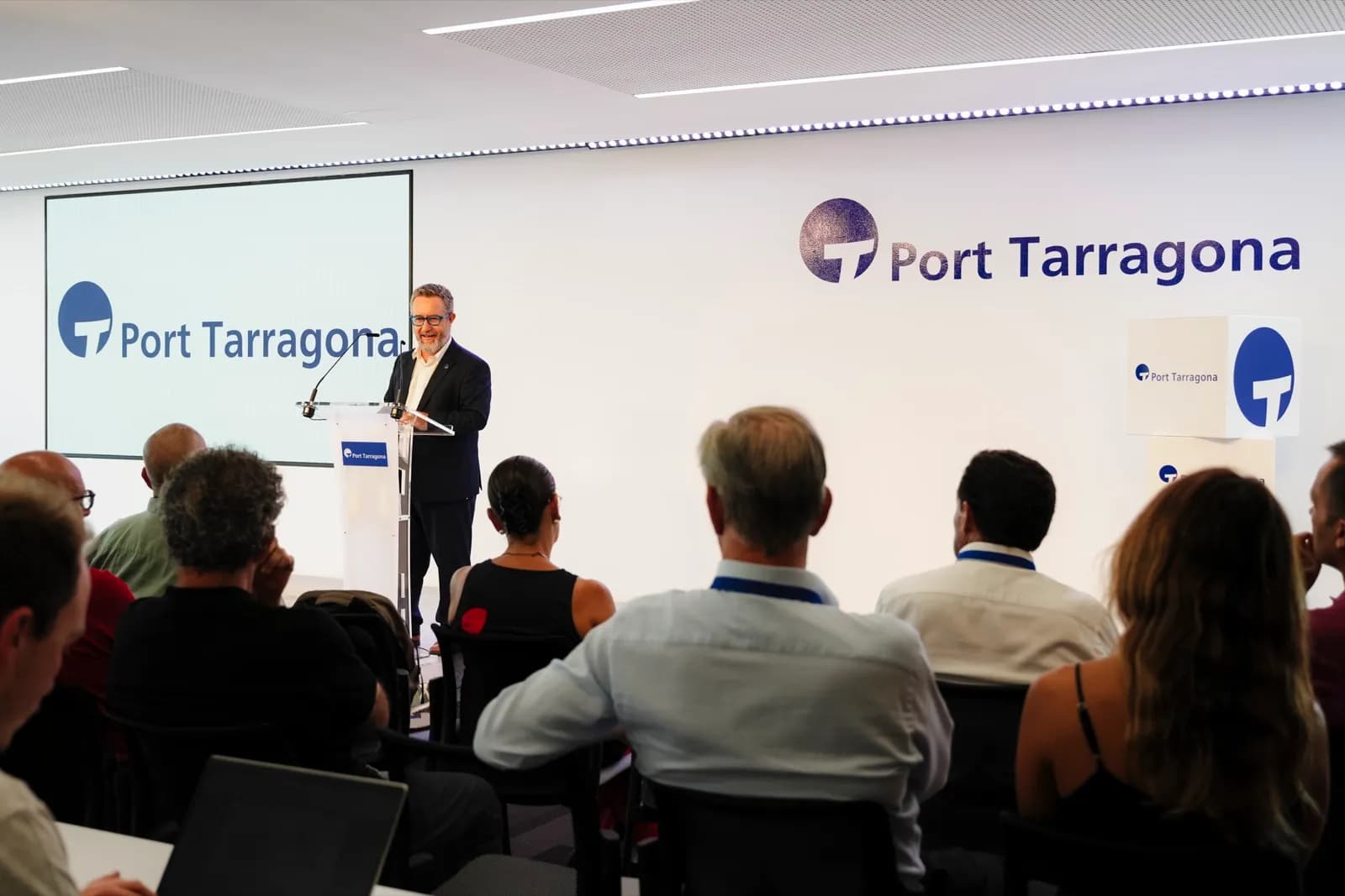 El puerto deportivo de Tarragona impulsa la economía azul con un nuevo acuerdo de colaboración