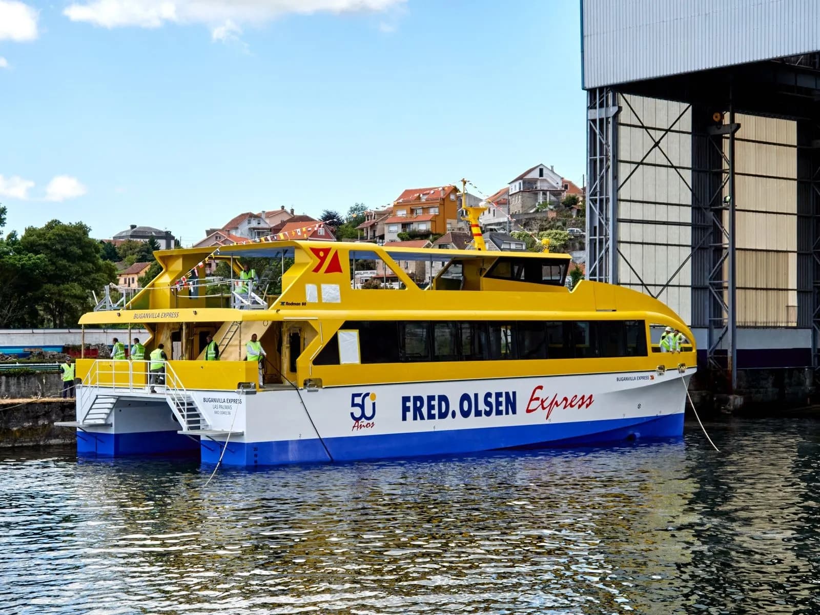 Fred. Olsen Express amadrina el «Buganvilla Express» en Pontevedra