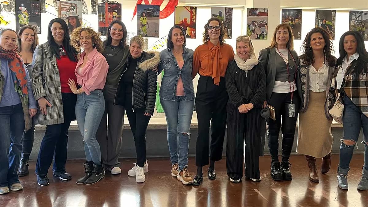 El Centro Portuario de Empleo de Valencia rinde homenaje a las estibadoras con una exposición fotográfica