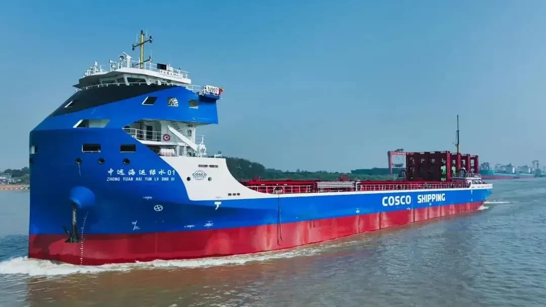 Cosco bota el mayor buque de contenedores totalmente eléctrico del mundo