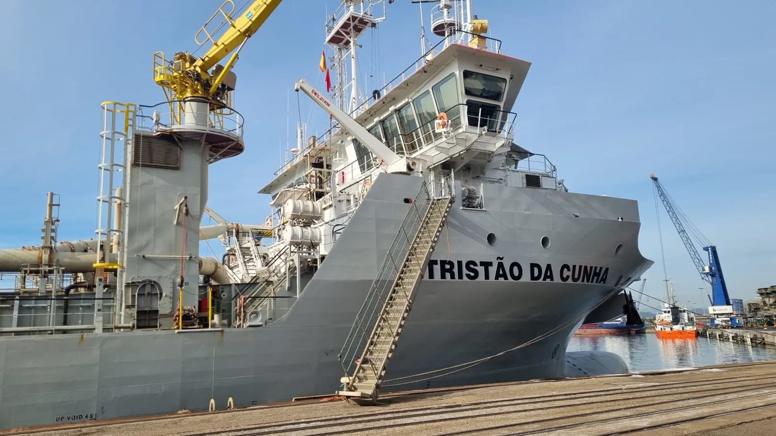 Comienza el dragado de la Bahía de Santander para mejorar la navegabilidad