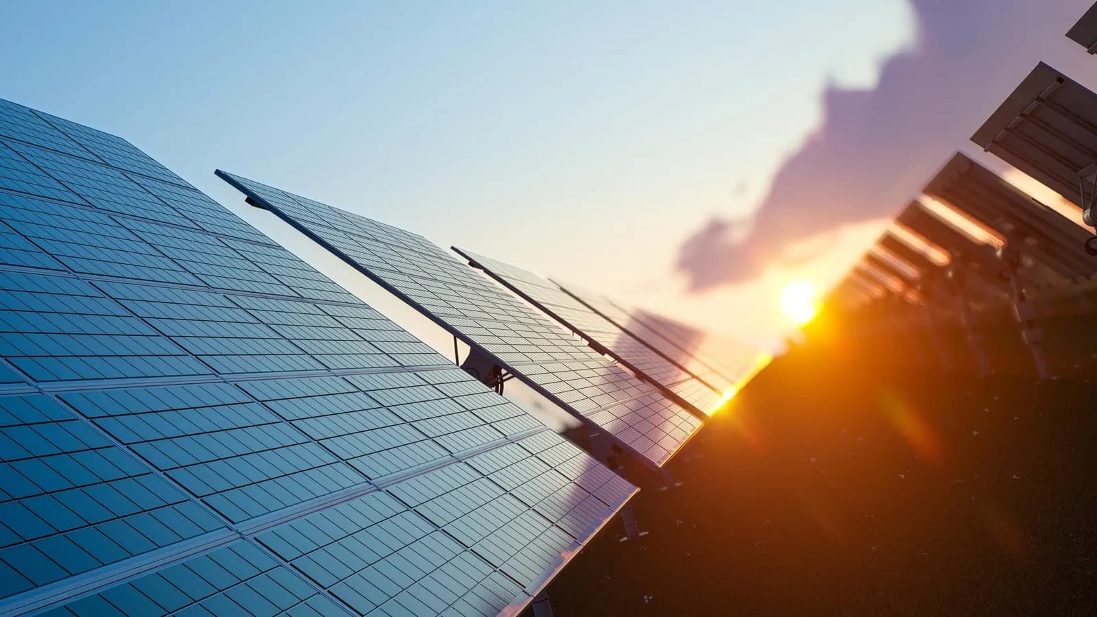 El BEI otorga un préstamo de 80 millones de euros a Cepsa para plantas solares en Andalucía