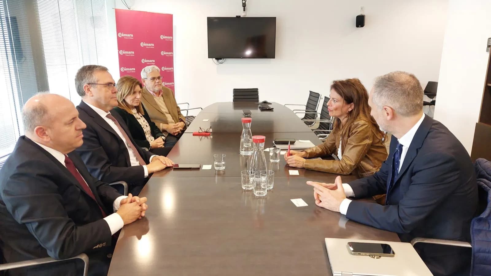 La Cámara de Comercio del Campo de Gibraltar y MicroBank impulsan el emprendimiento