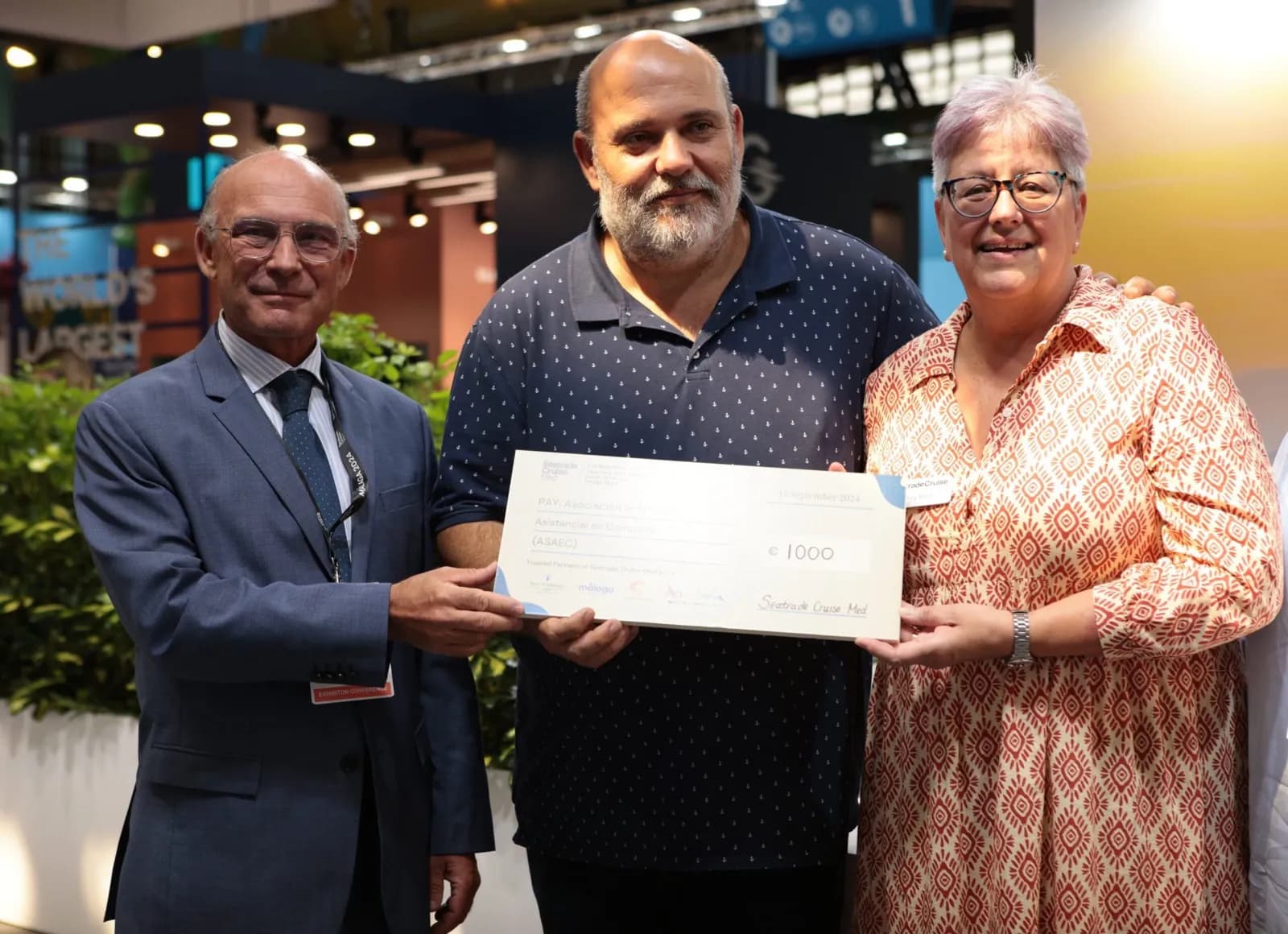 Seatrade Cruise Med y el Puerto de Málaga entregan un cheque solidario a ASAEC