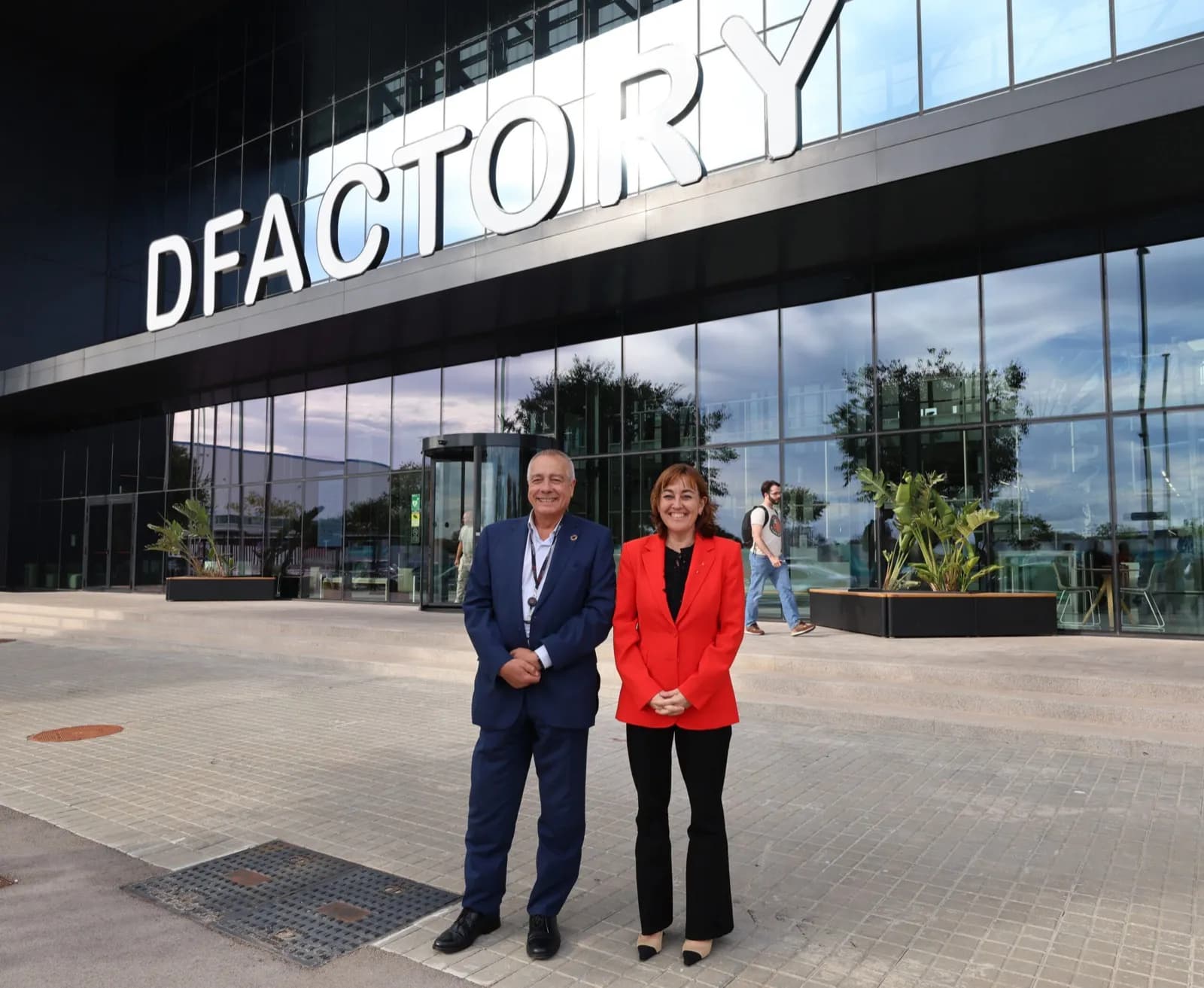 La consejera de Territorio de Cataluña visita DFactory Barcelona