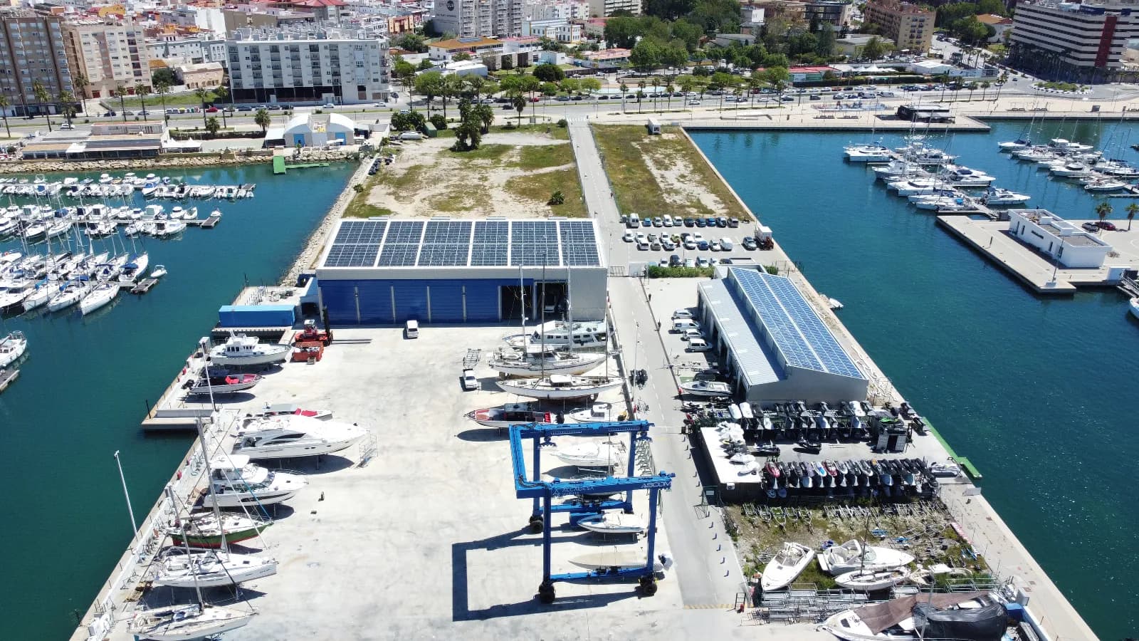 Alcaidesa Marina impulsa la sostenibilidad con nueva instalación fotovoltaica