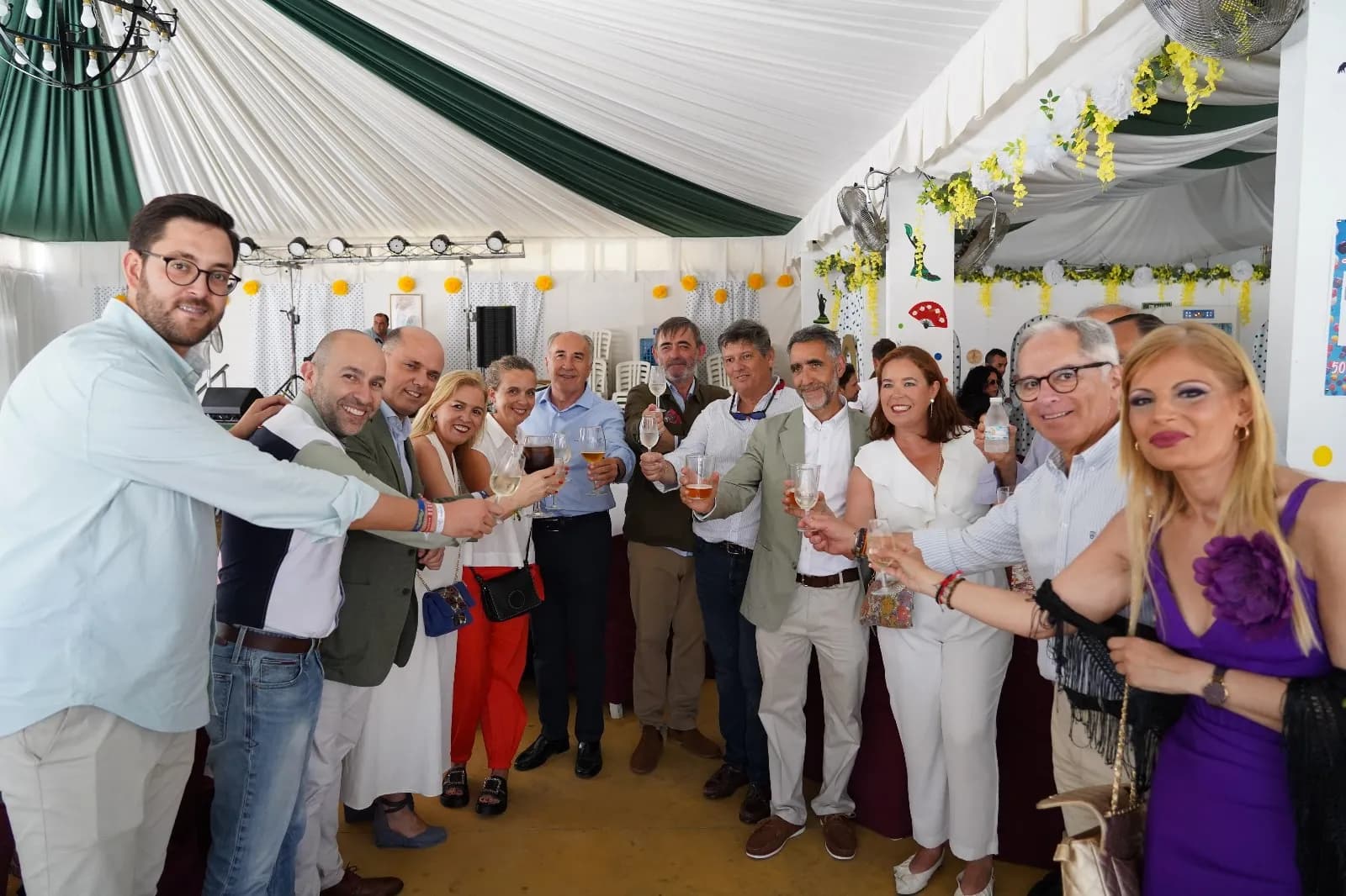 El alcalde de Algeciras reconoce la contribución de Aesba durante su encuentro anual en la Feria de esta ciudad