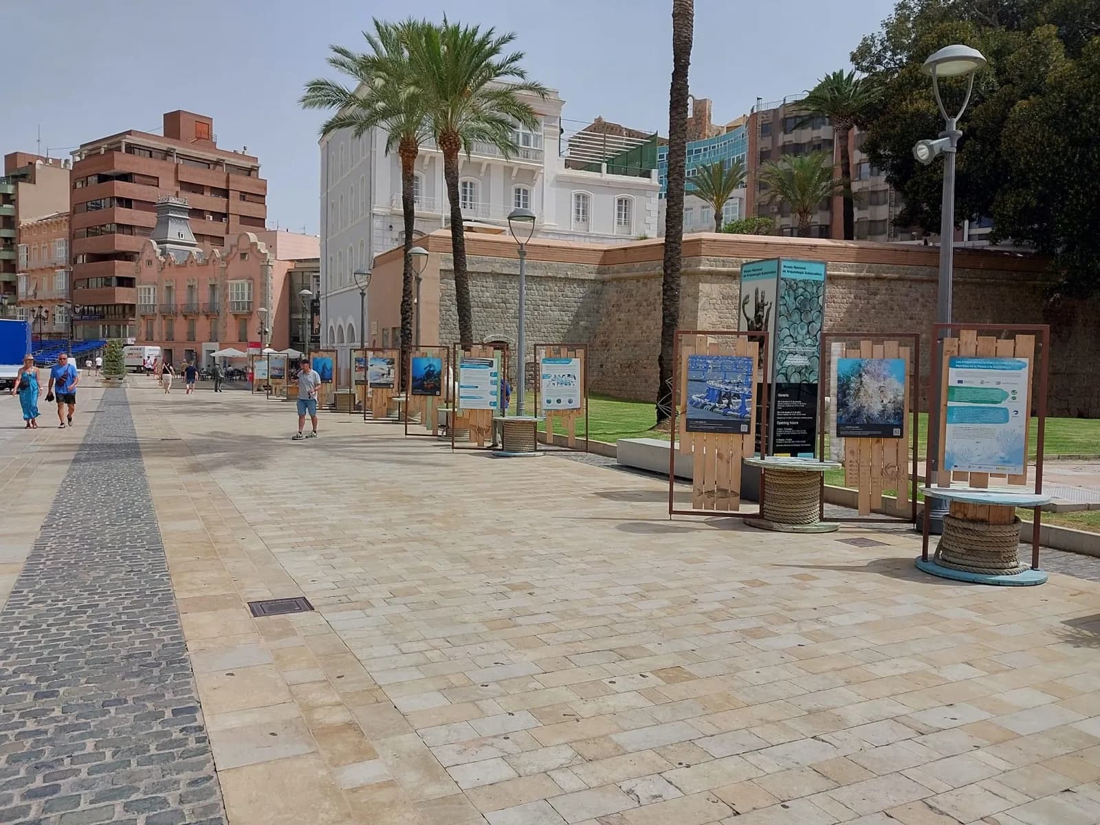 Inaugurada en el Puerto de Cartagena la exposición “Siete años de proyectos para impulsar la sostenibilidad de la pesca y acuicultura”