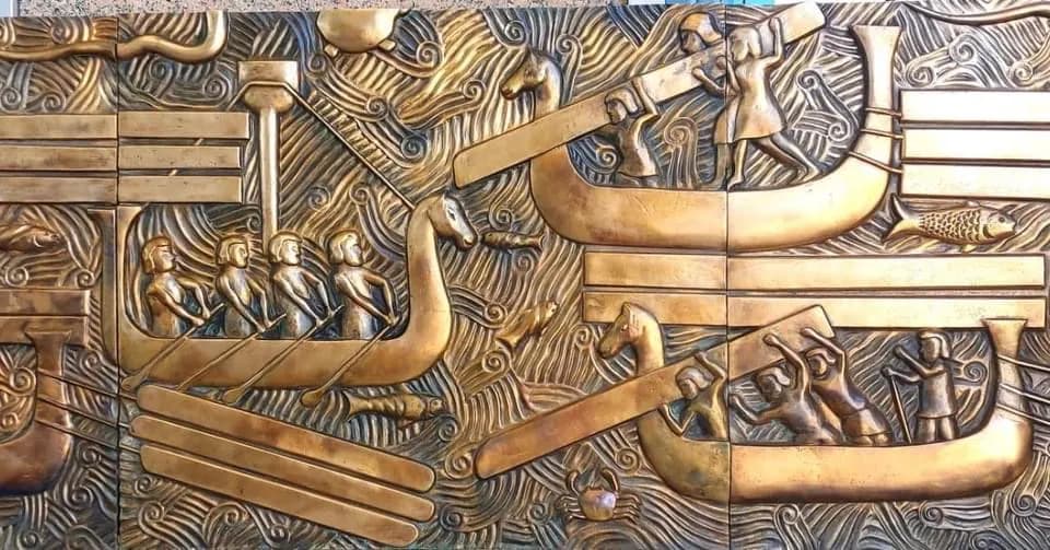 Zona Franca restaura para su recinto fiscal de Cádiz dos murales de bronce