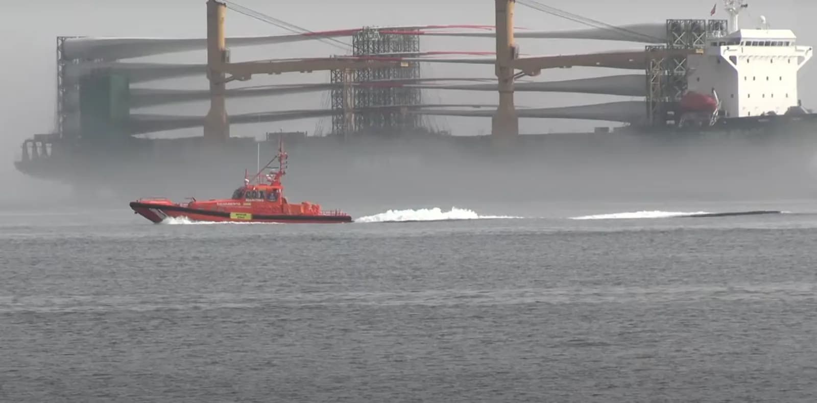 El carguero “Tony Stark” permanece retenido en Ceuta