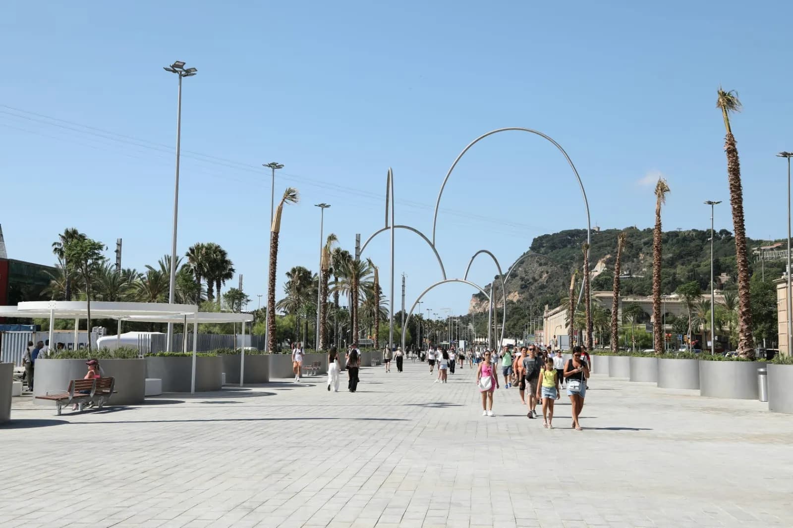Barcelona inaugura el renovado muelle de astilleros en el Port Vell