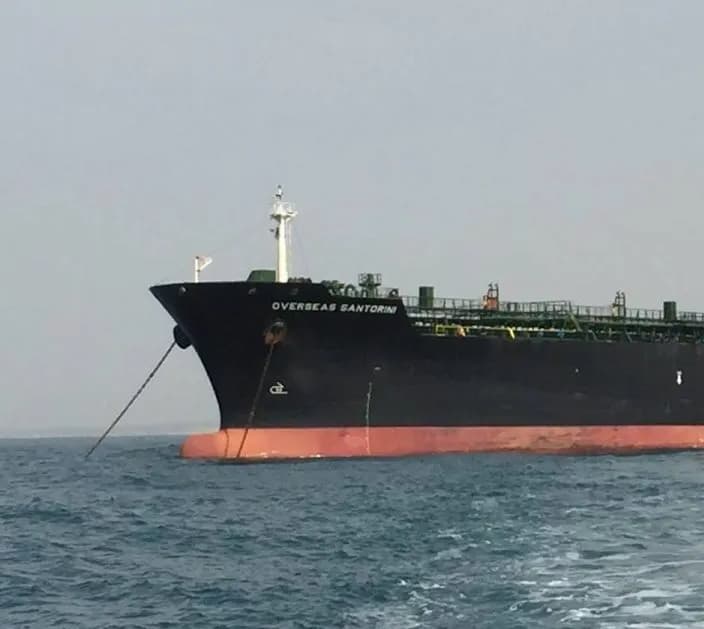 El Overseas Santorini cancela su escala en el Puerto de Algeciras