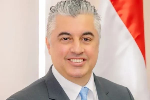 Walid Gamal El-Din es renovado como presidente de la Autoridad General de la Zona Económica del Canal de Suez