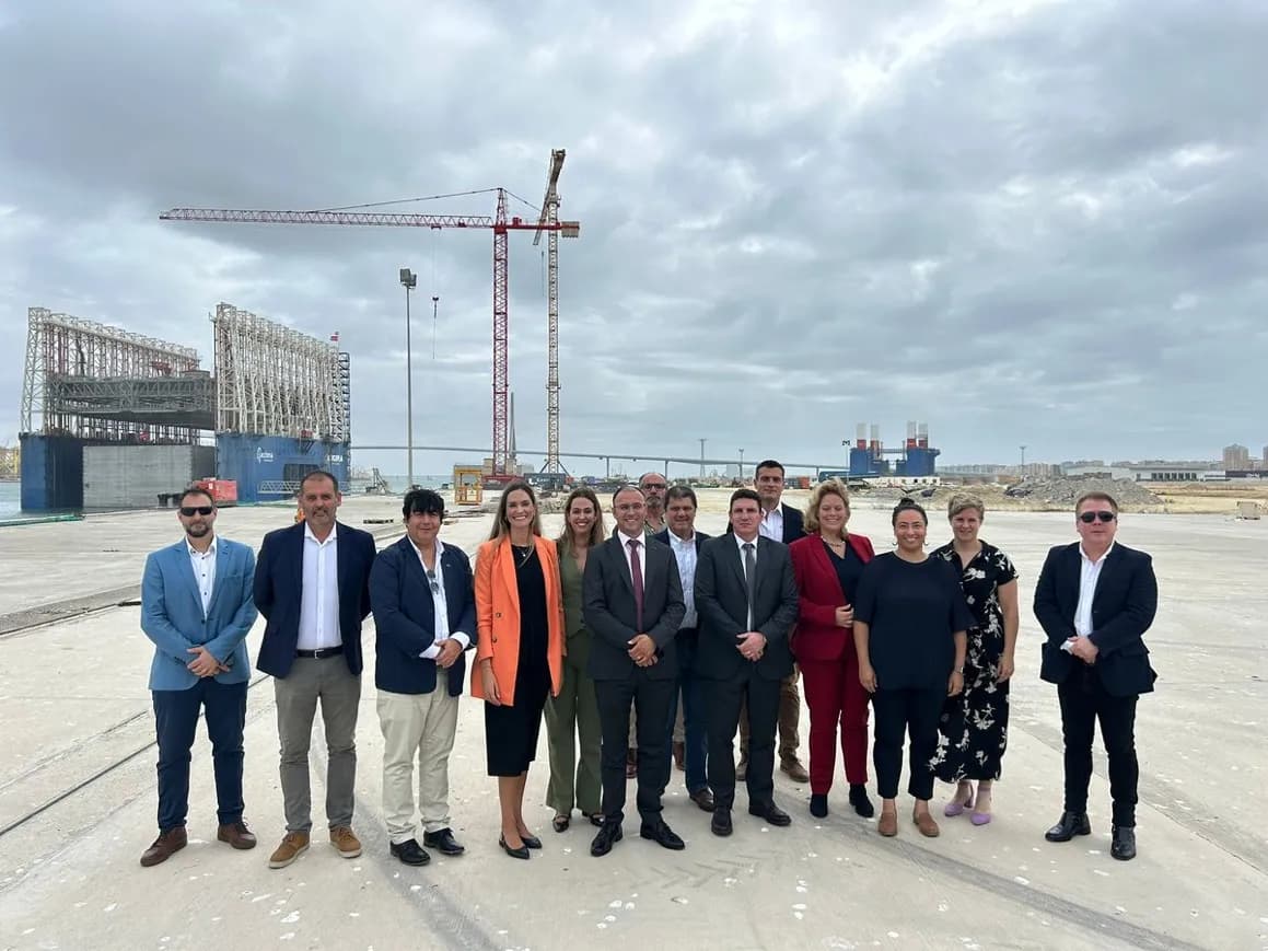 La Autoridad Portuaria de la Bahía de Cádiz recibe a una delegación de exportadores sudamericanos