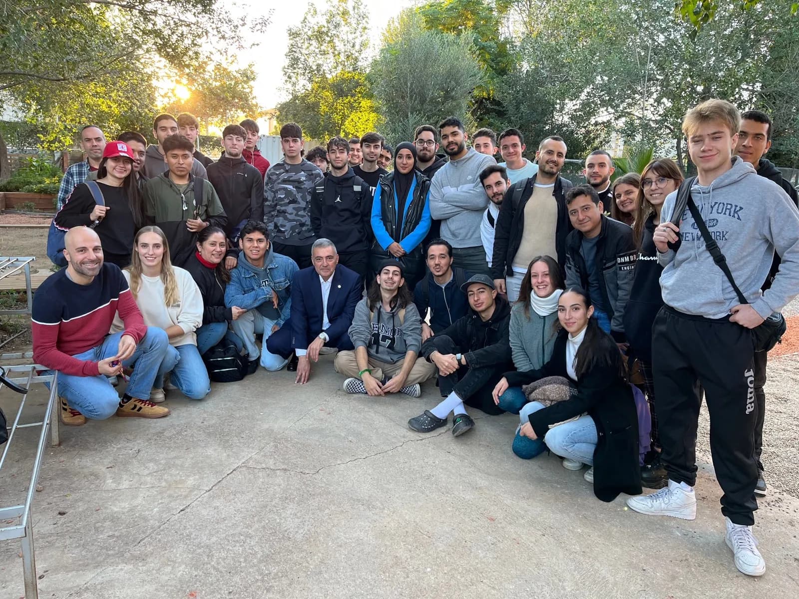 La Asociación de Consignatarios de Barcelona y el instituto Les Salines colaboran en un programa formativo para jóvenes talentos en transporte y logística
