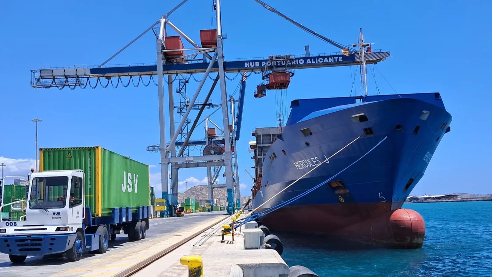 La nueva línea marítima entre Alicante y Turquía reduce tiempos de tránsito y las emisiones de carbono