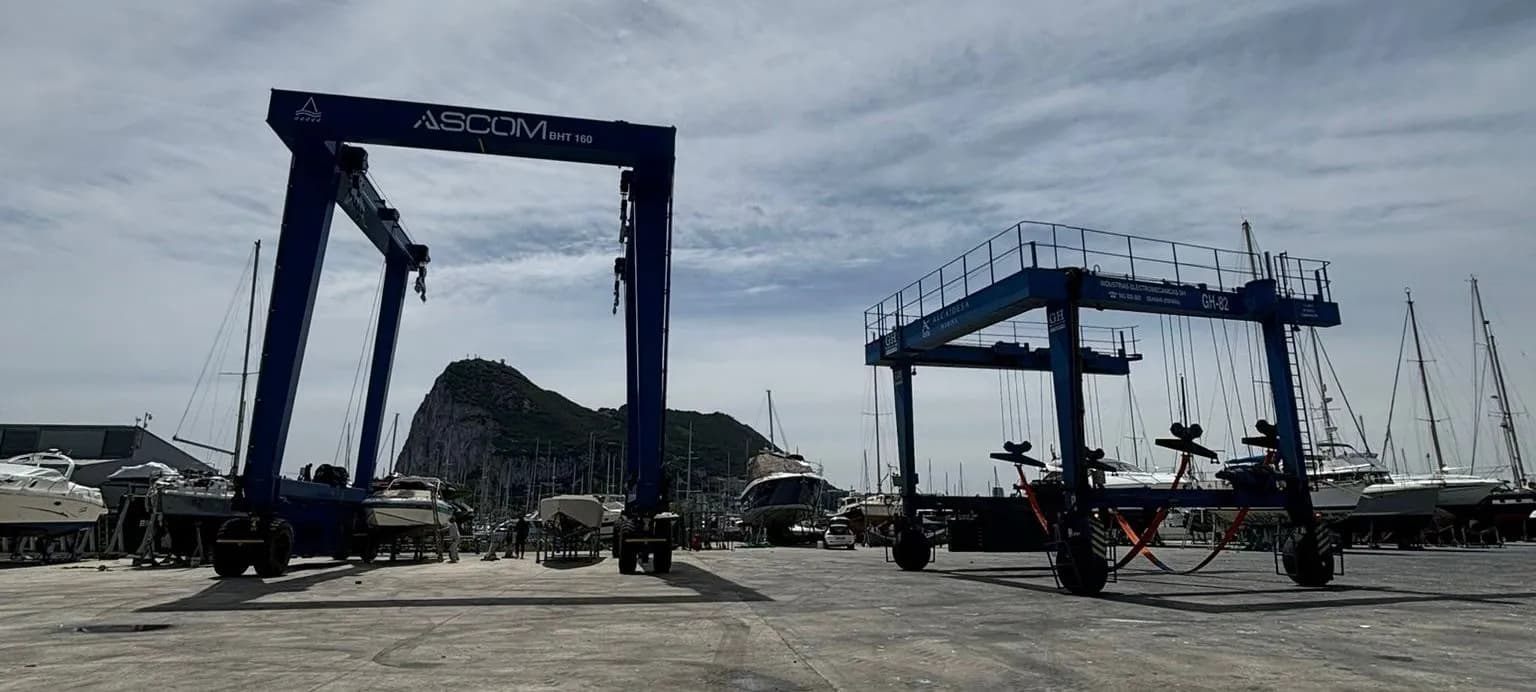 Alcaidesa Marina completa instalación de un nuevo travelift en sus instalaciones