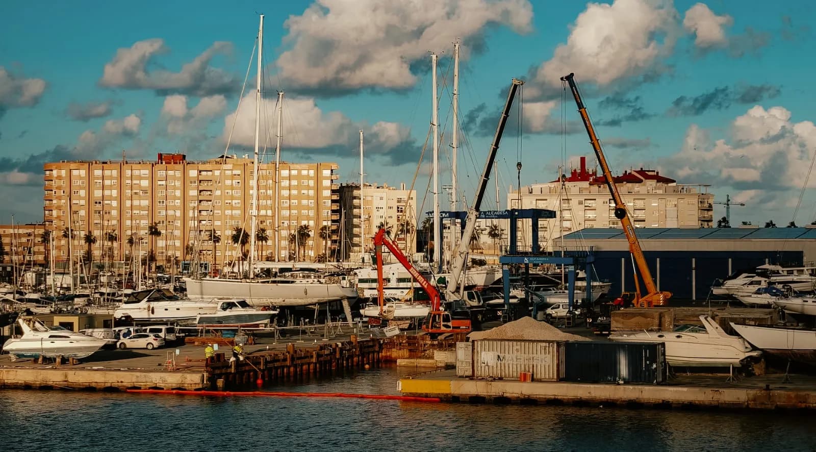 Alcaidesa Marina amplía su varadero con mejoras en infraestructuras y sostenibilidad