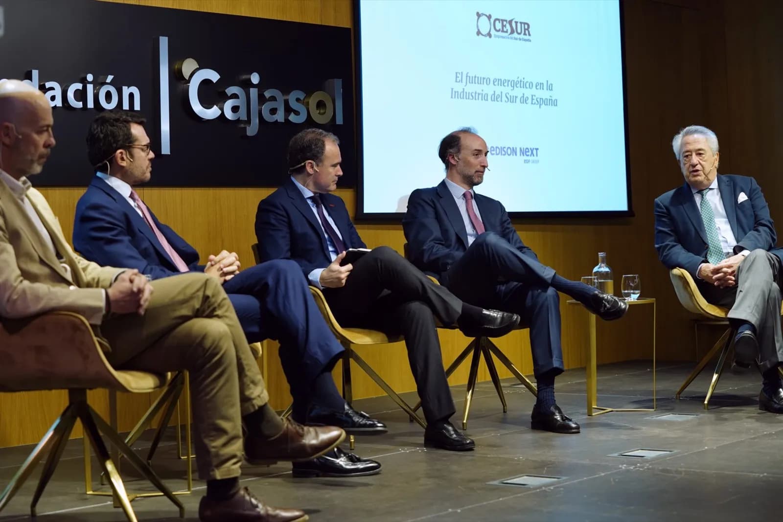 Empresarios hacen un llamamiento a la colaboración entre entidades públicas y privadas para mejorar la eficiencia energética