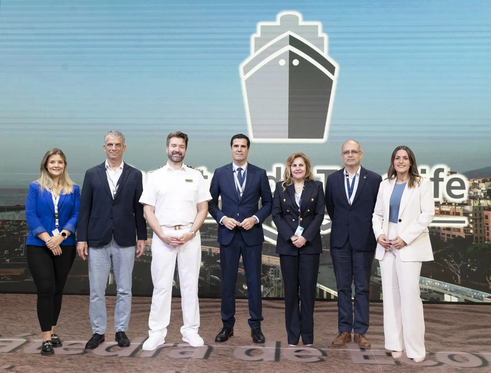 Primera jornada de turismo de cruceros y sostenibilidad celebrada a bordo del AIDAcosma en Tenerife