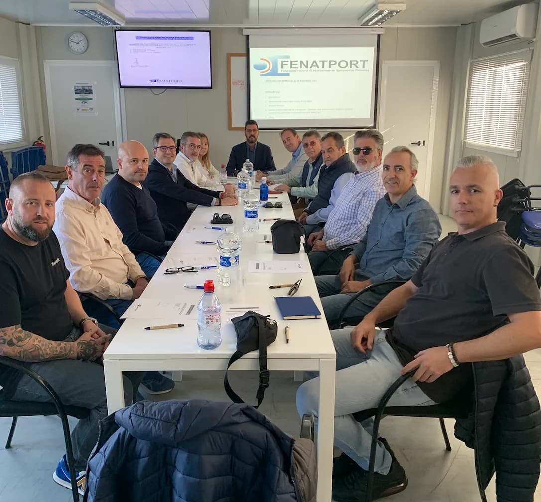 Fenatport aborda desafíos críticos del transporte portuario en su junta directiva en Valencia