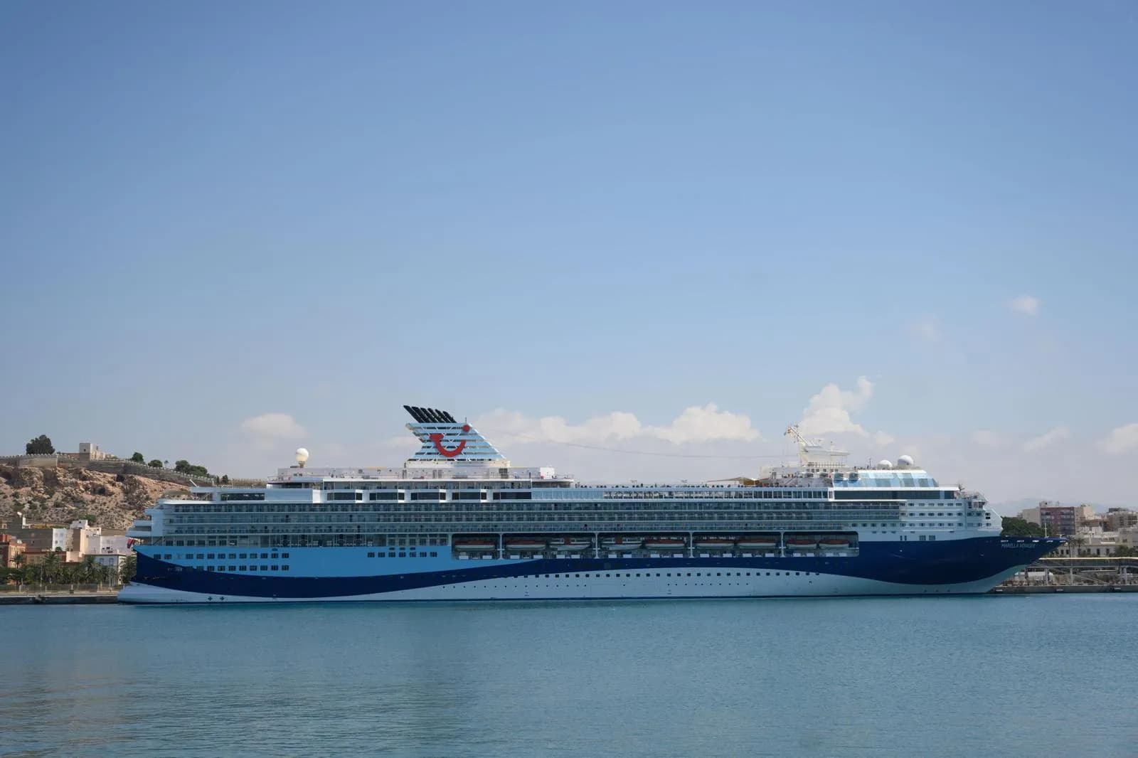 El Puerto de Almería fortalece su posición como destino de lujo para cruceros