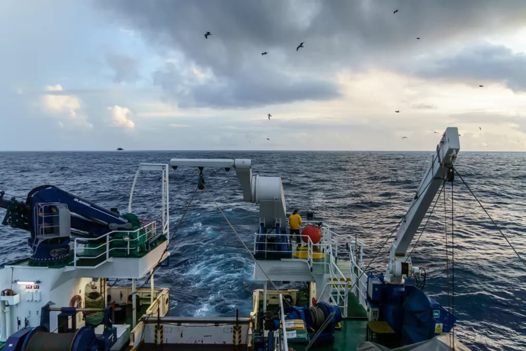 El buque «Vizconde de Eza» zarpa de Vigo para iniciar la campaña oceanográfica Porcupine 2024
