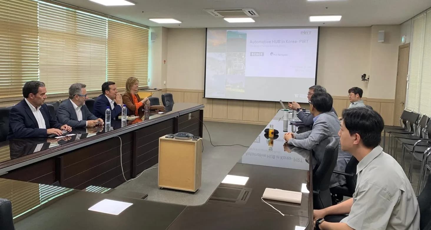 El Puerto de Tarragona estrecha relaciones con la cadena logística del vehículo de importación, en Corea del Sur