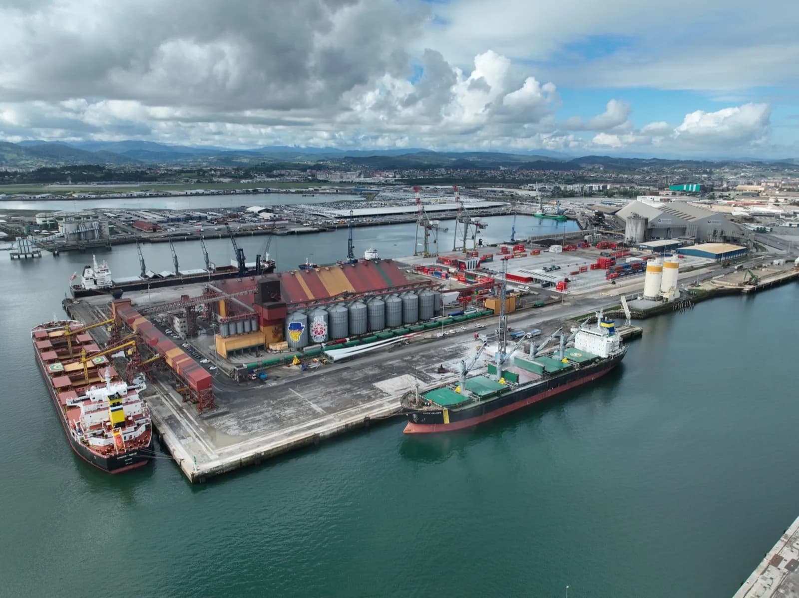 El Puerto de Santander registra un incremento significativo en su tráfico interanual y acumulado
