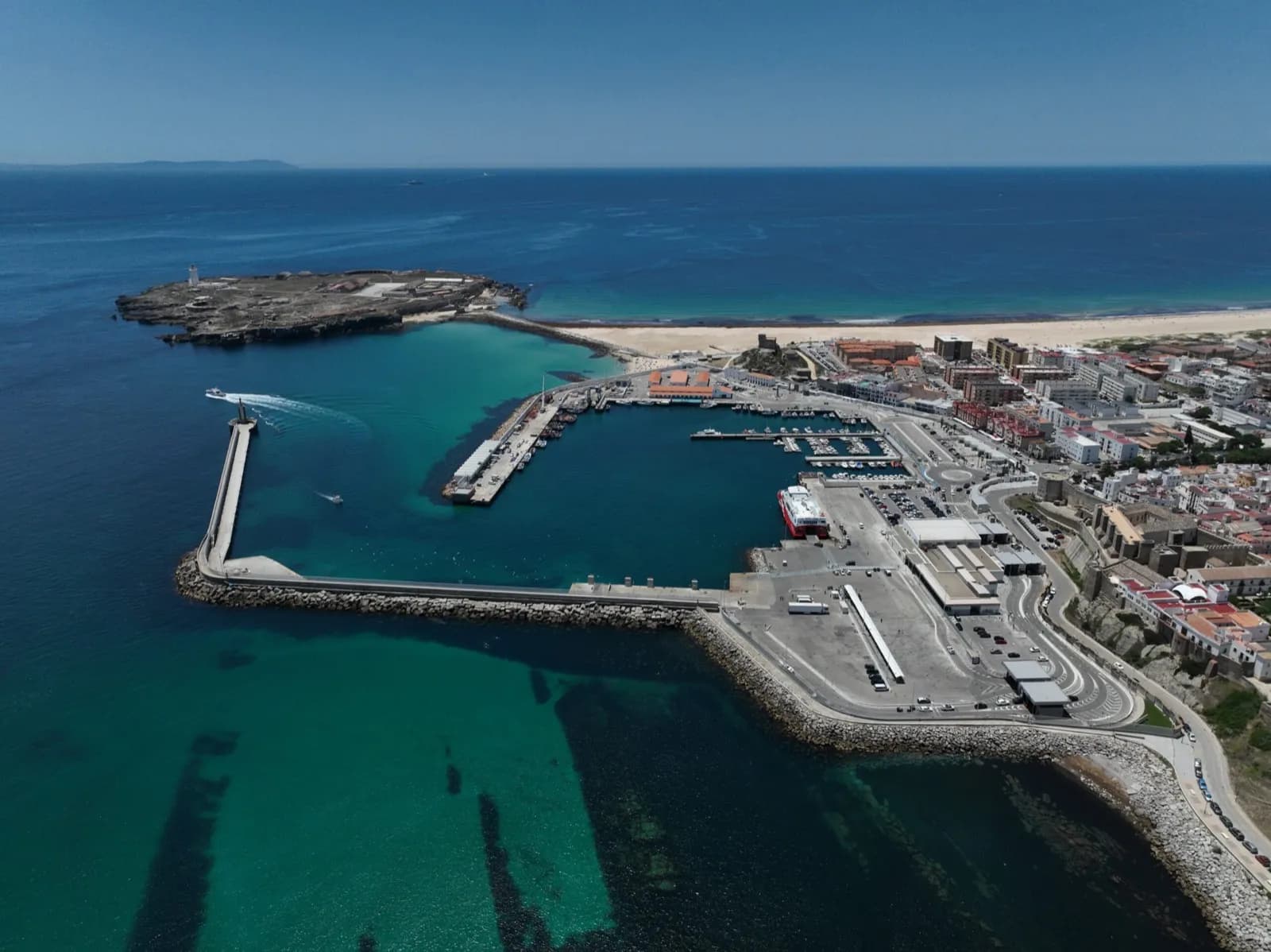 CCOO solicita, garantizar el empleo tras la adjudicación de la línea Tarifa-Tánger a Baleària