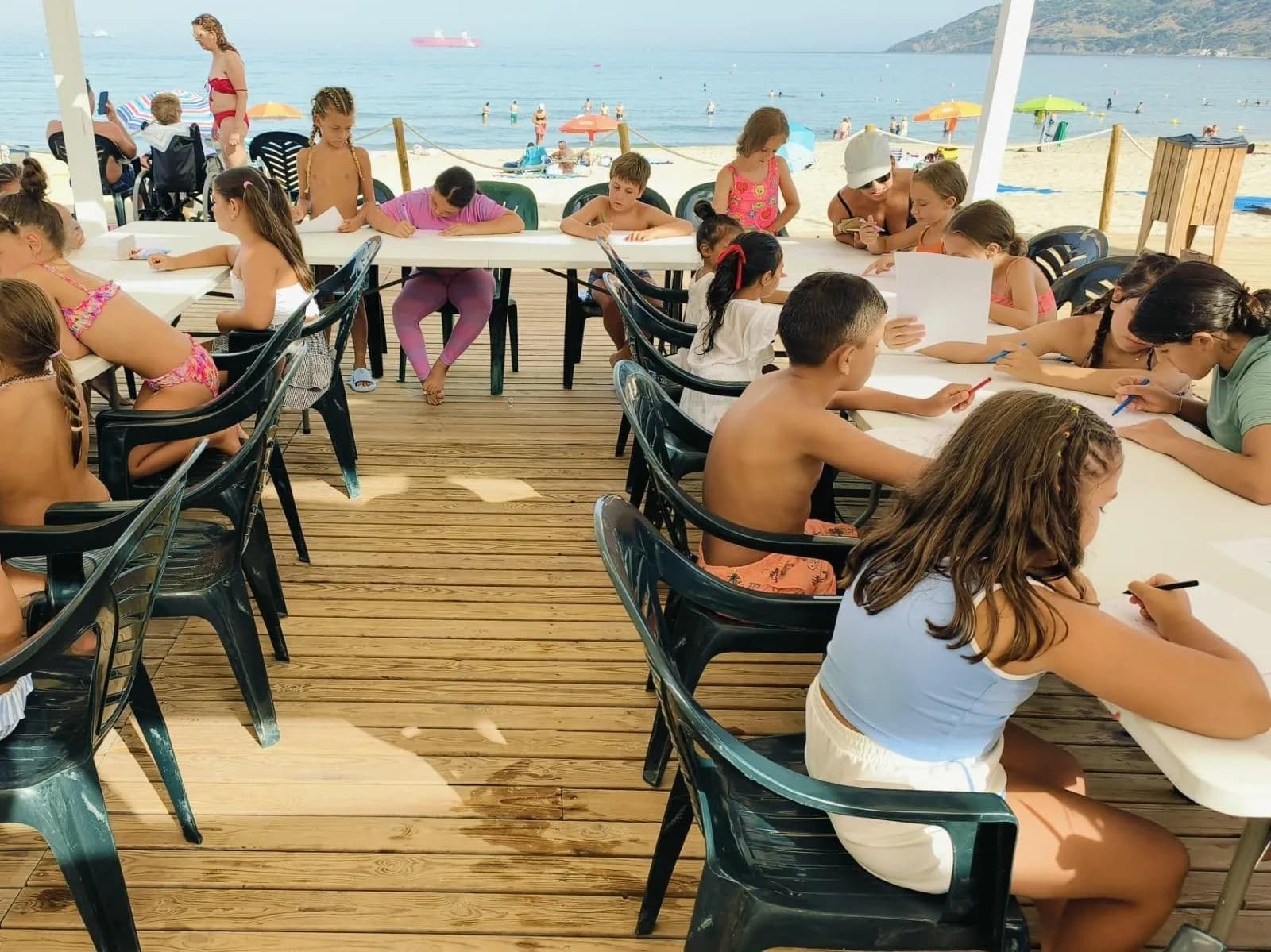 Las playas del Rinconcillo y Getares fueron escenario de una actividad educativa