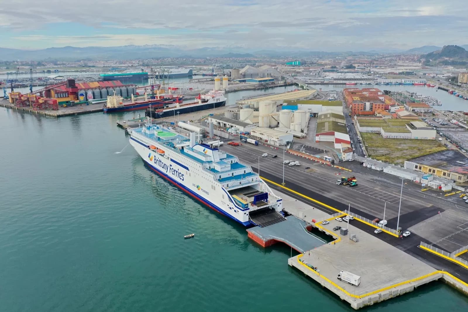 El Puerto de Santander reforzará el control fronterizo y ampliará la terminal de contenedores de Boluda