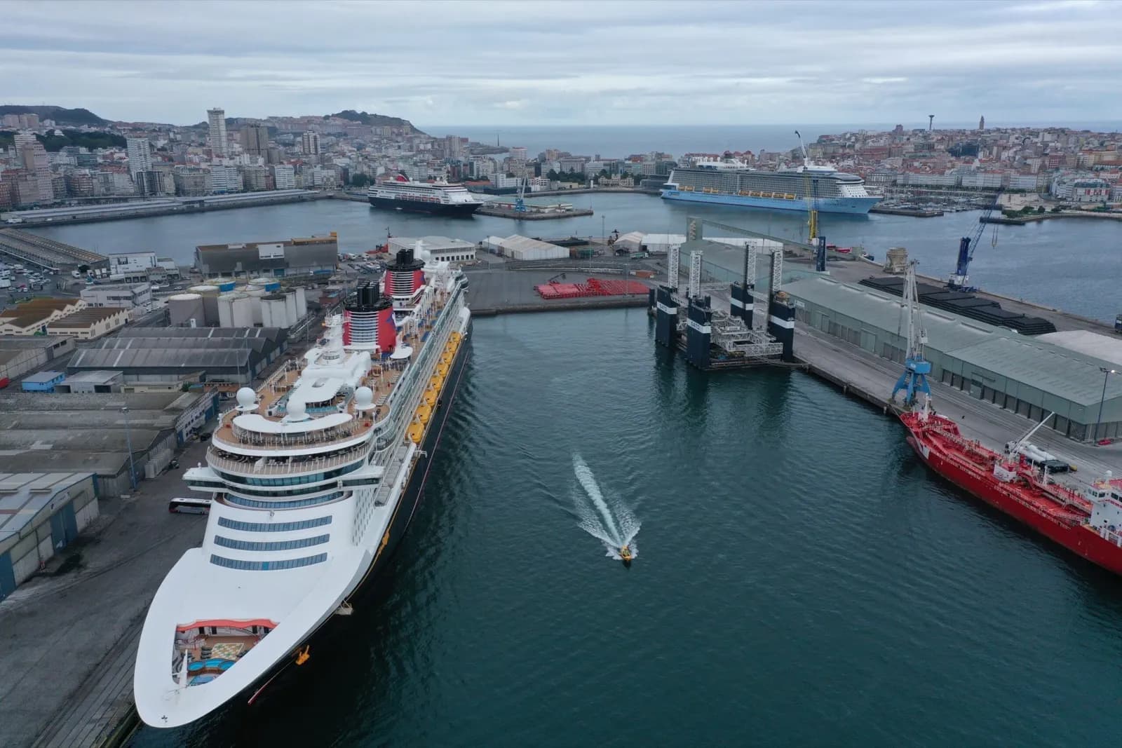 La Coruña destaca su estrategia de crecimiento en el sector de cruceros en una jornada técnica en Castellón