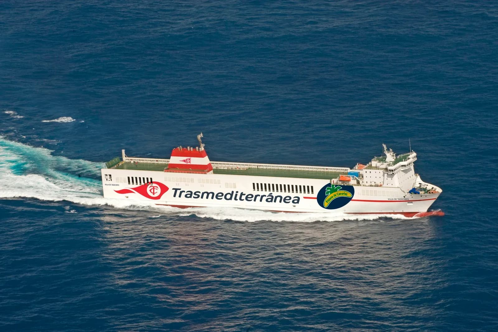 COPLACA y Grupo Armas Trasmediterránea fortalecen el transporte marítimo de frutas desde Canarias