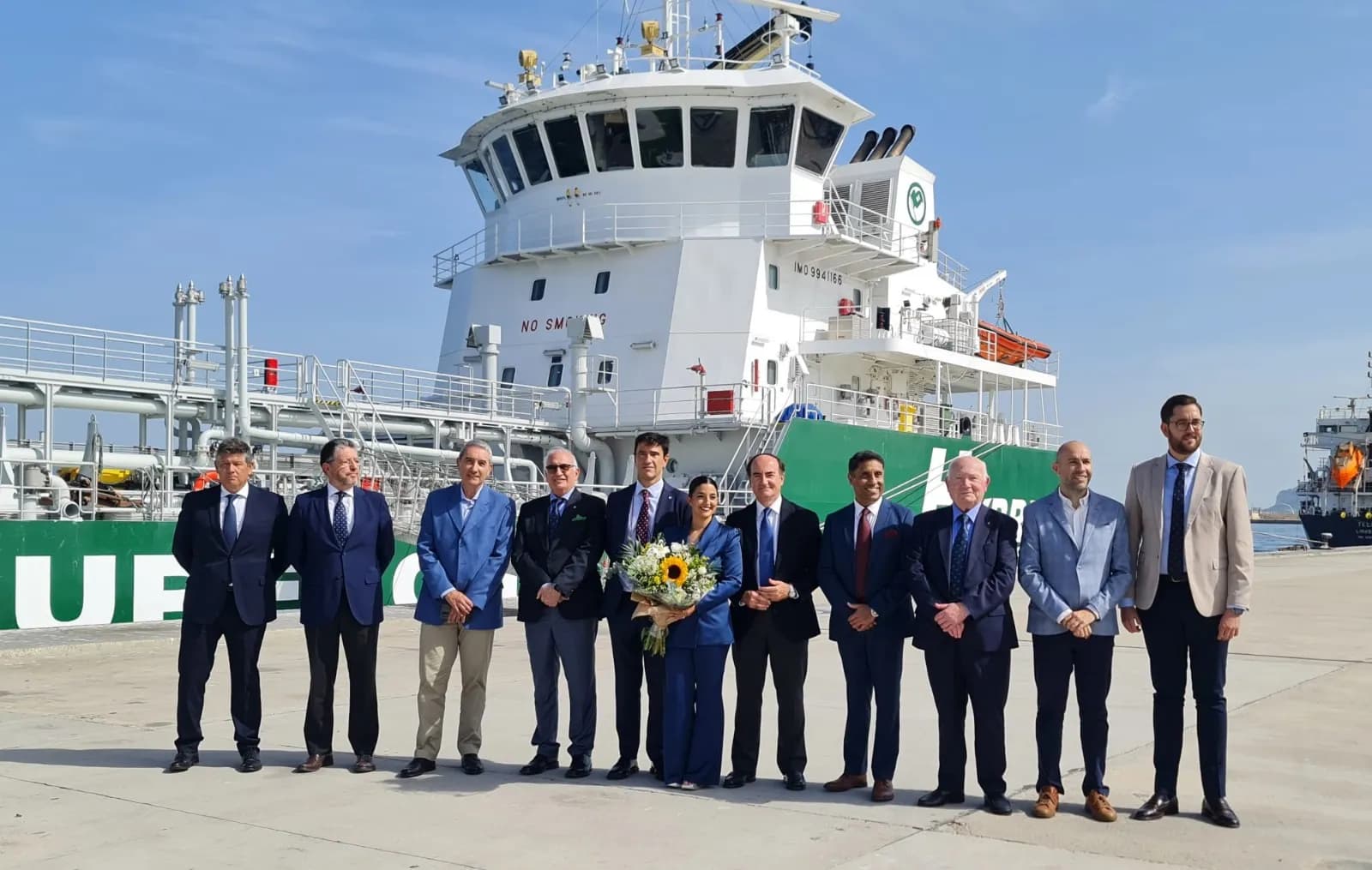 El primer buque de bunkering híbrido del mundo es bendecido en el puerto de Algeciras