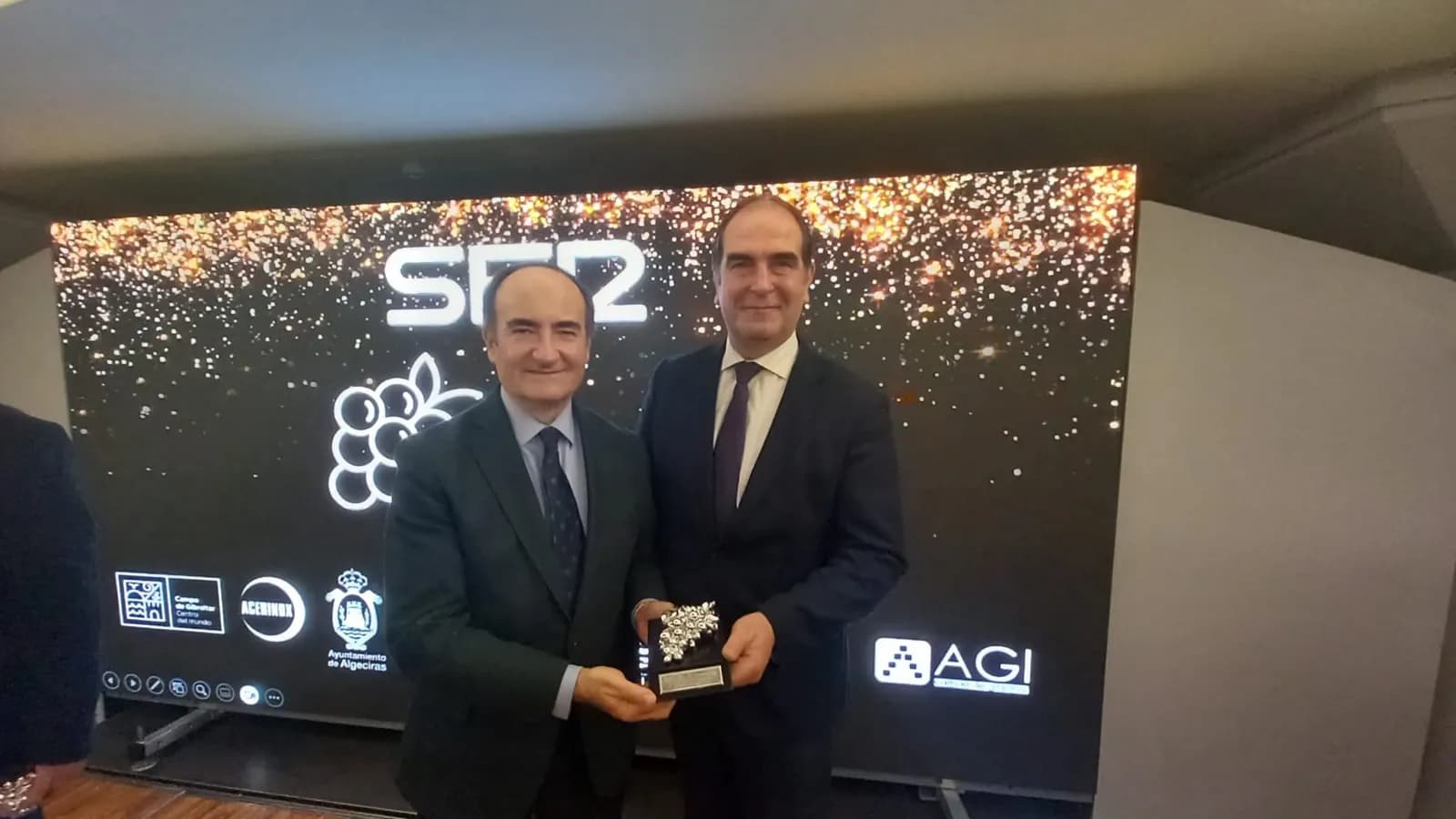 La SER premia al Puerto de Tarifa por su «20-20»