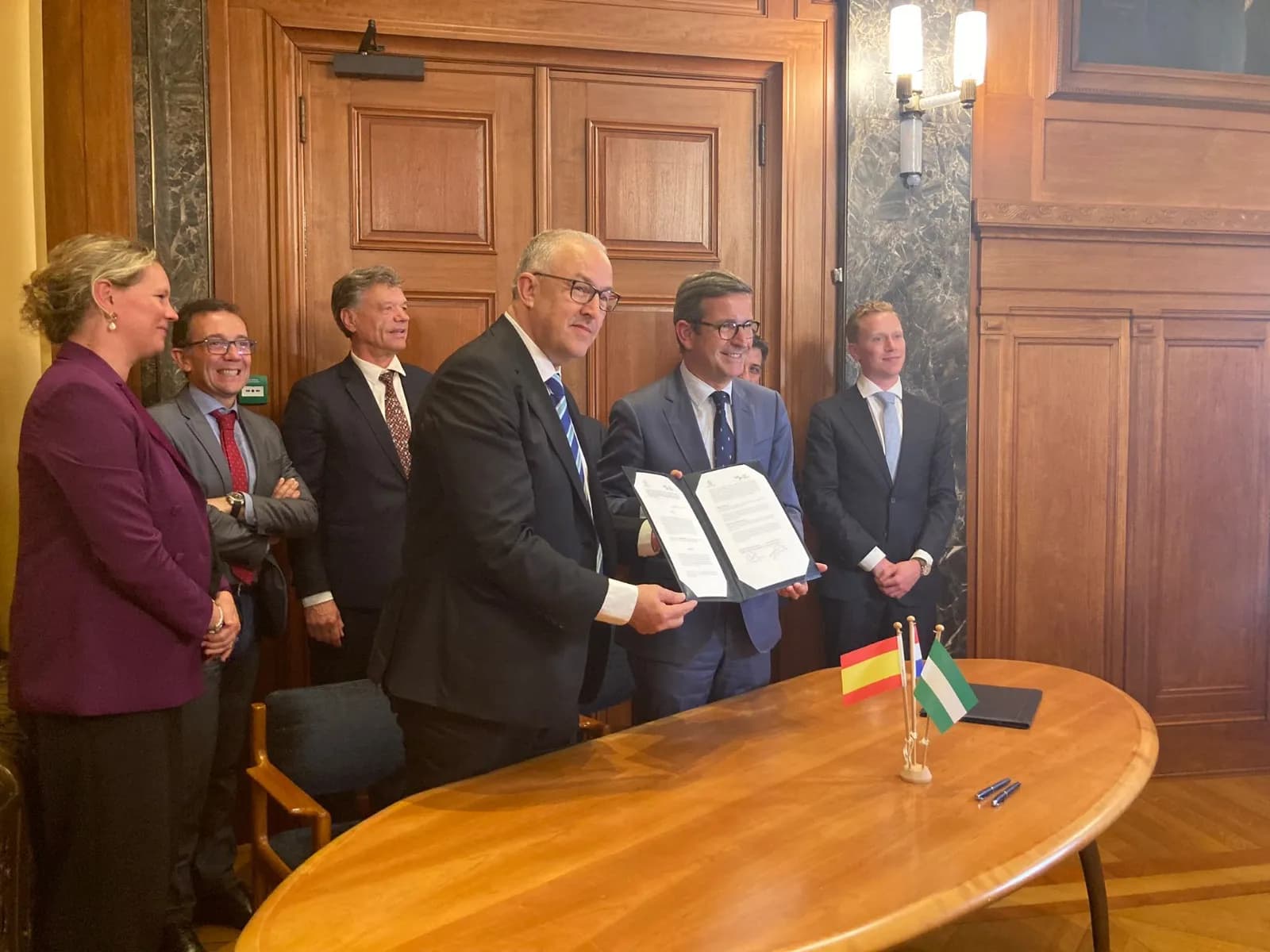 Andalucía y Róterdam firman un acuerdo para el desarrollo del hidrógeno verde