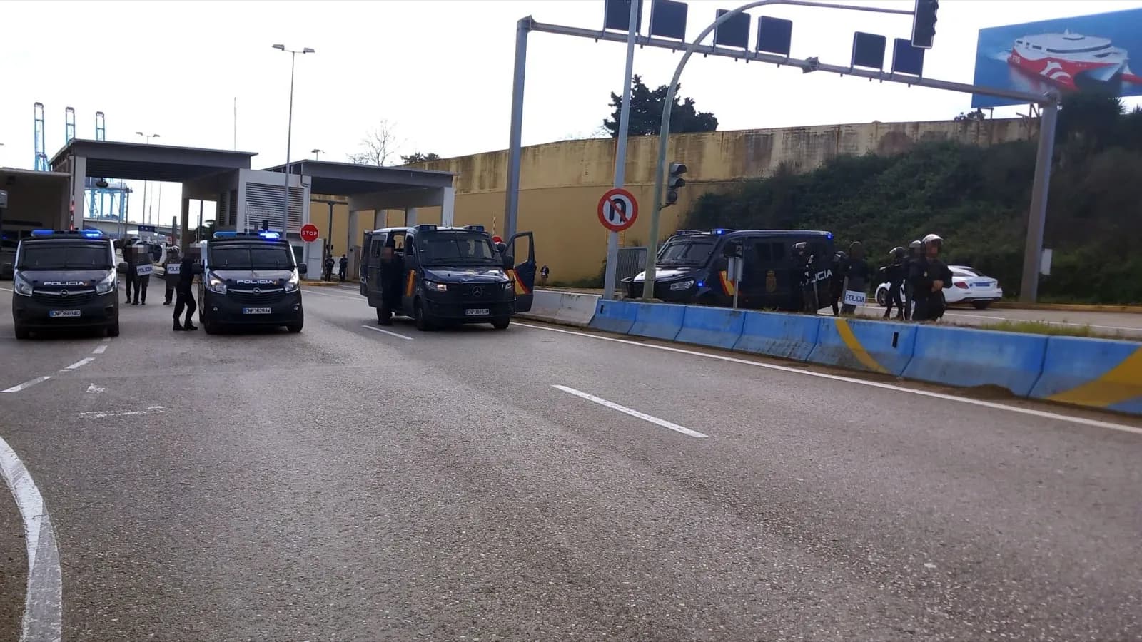 Más de 1.500 agricultores marchan hacia el Acceso Norte del Puerto de Algeciras